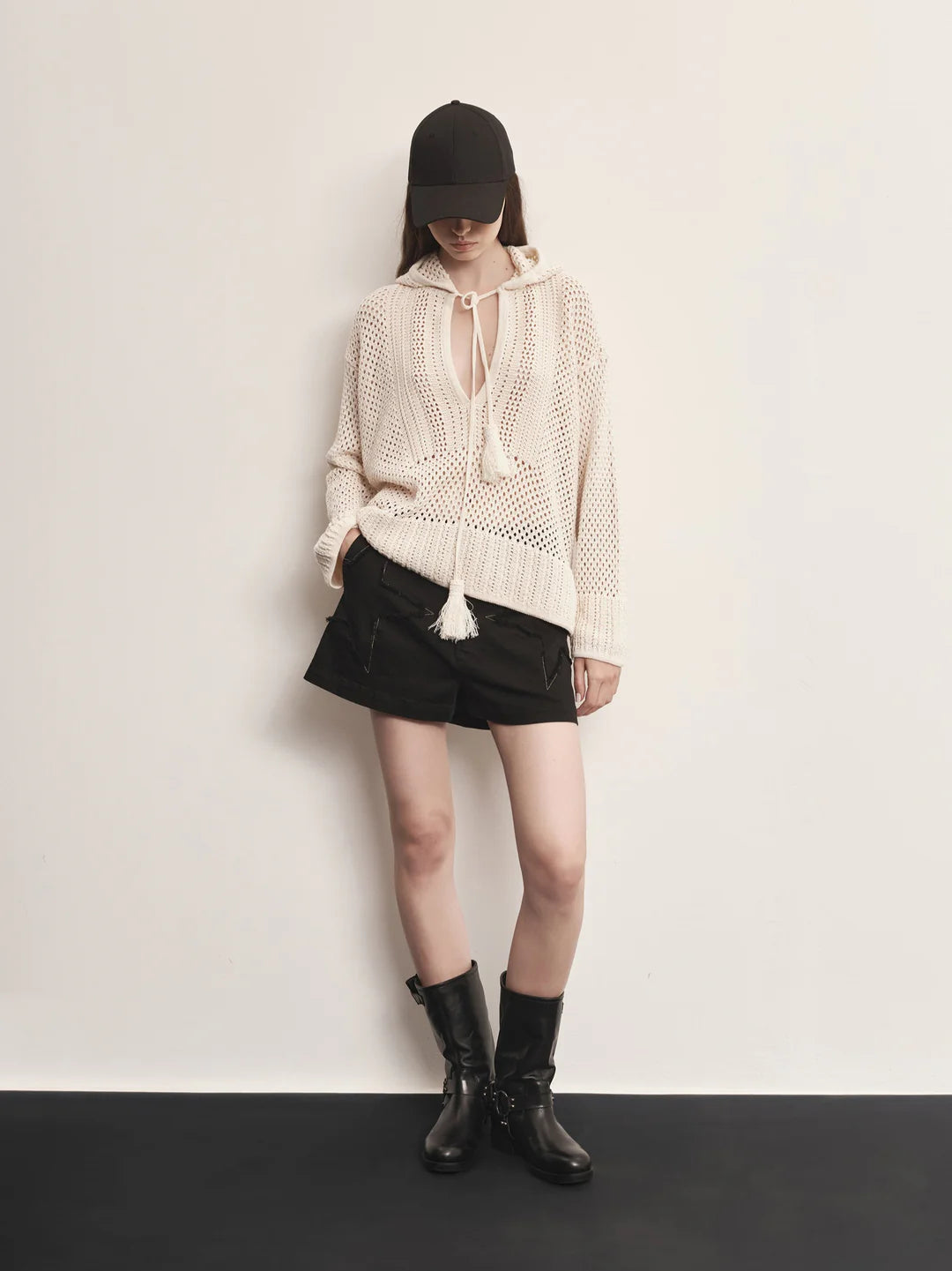 MAGLIA CROCHET CON CAPPUCCIO