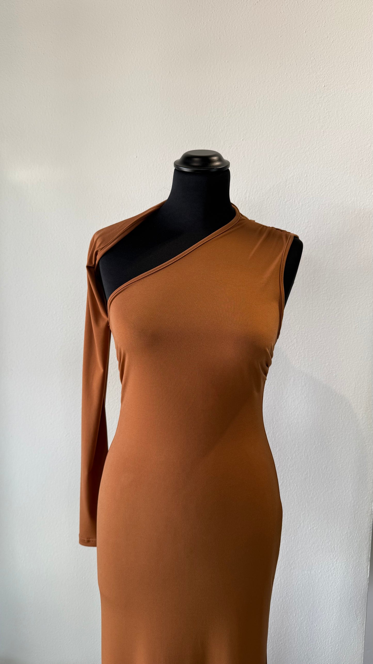 ABITO MONOSPALLA ADERENTE SO ALLURE