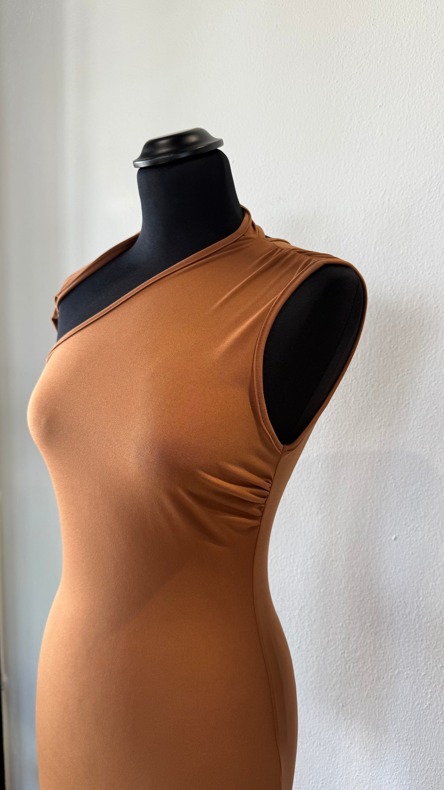 ABITO MONOSPALLA ADERENTE SO ALLURE