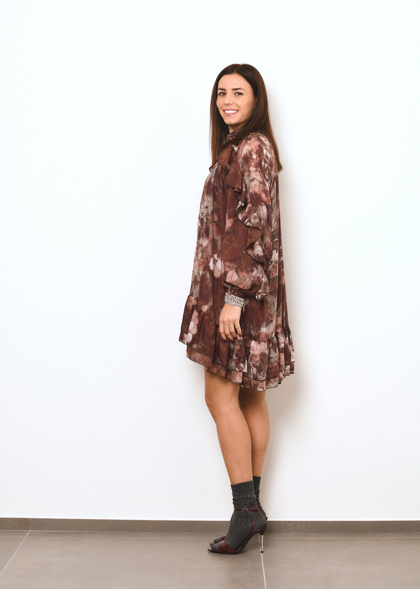 ABITO CORTO CON ROUCHES