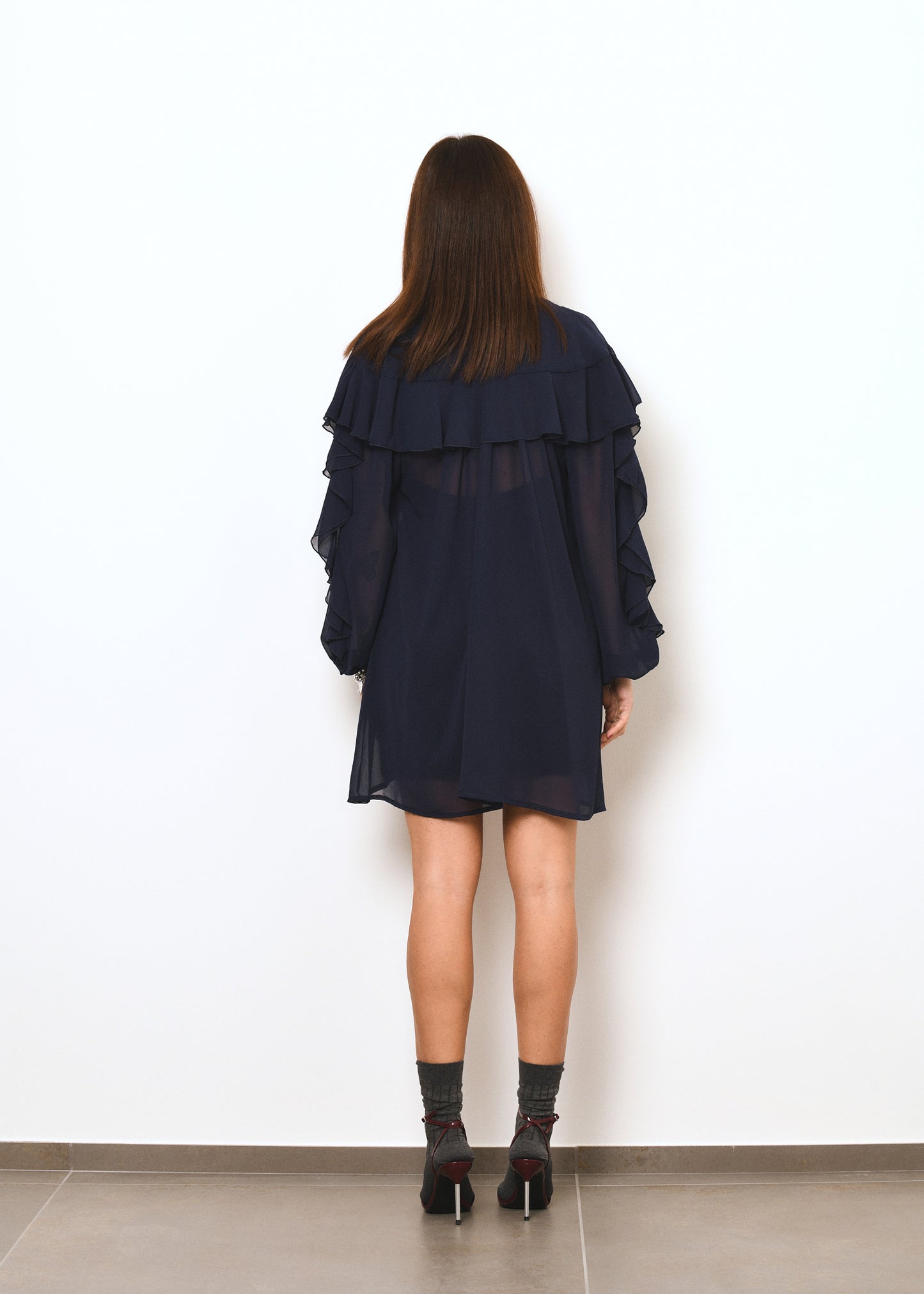 ABITO CON ROUCHES E VOLANT IN CHIFFON